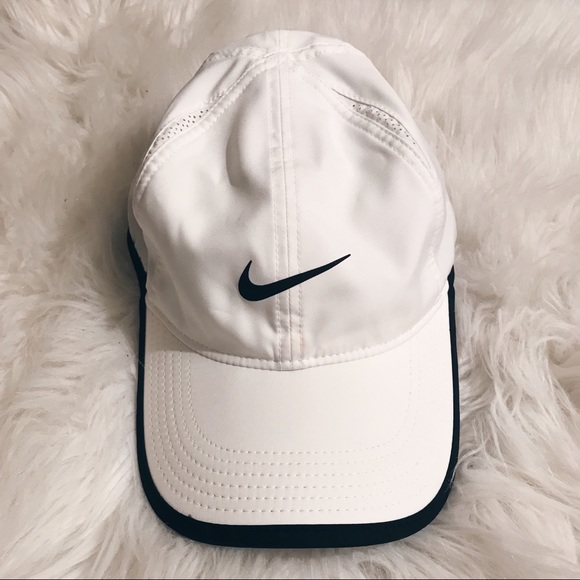 nike featherlight dri fit hat womens